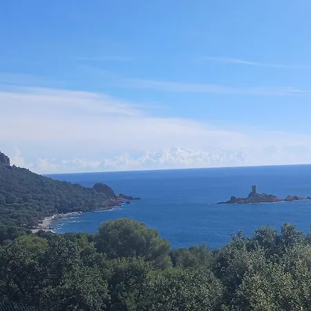 Semesterbostad Vacation With Exceptional Sea Views In St Raphael