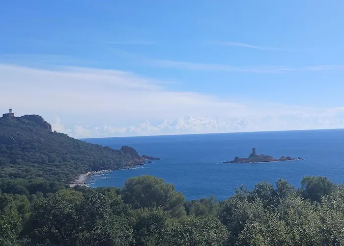 Semesterbostad Vacation With Exceptional Sea Views In St Raphael