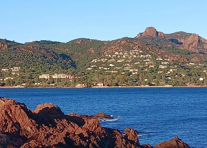 Vacation With Exceptional Sea Views In St Raphael Saint-Raphaël